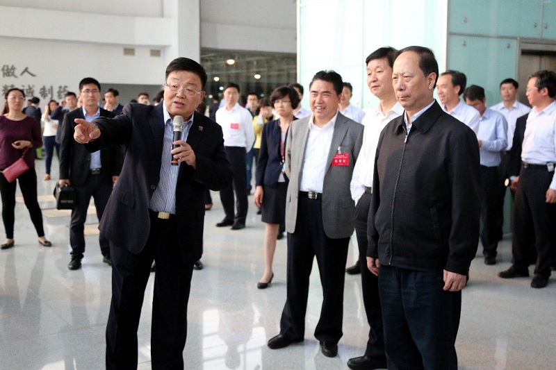 聚焦智能制造 助推产业升级——全省沿海工作会议与会领导莅临尊龙凯时人生就是搏调研