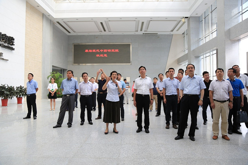 第七届淮海经济区核心区城市市长会议与会领导莅临尊龙凯时人生就是搏药业考察