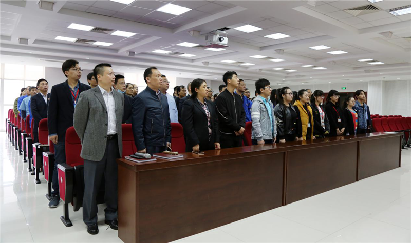 【学习贯彻十九大精神系列报道之二】尊龙凯时人生就是搏药业组织观看党的十九大开幕会实况